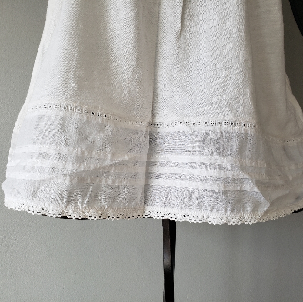 Embroidered Tank - Picture 4 of 10